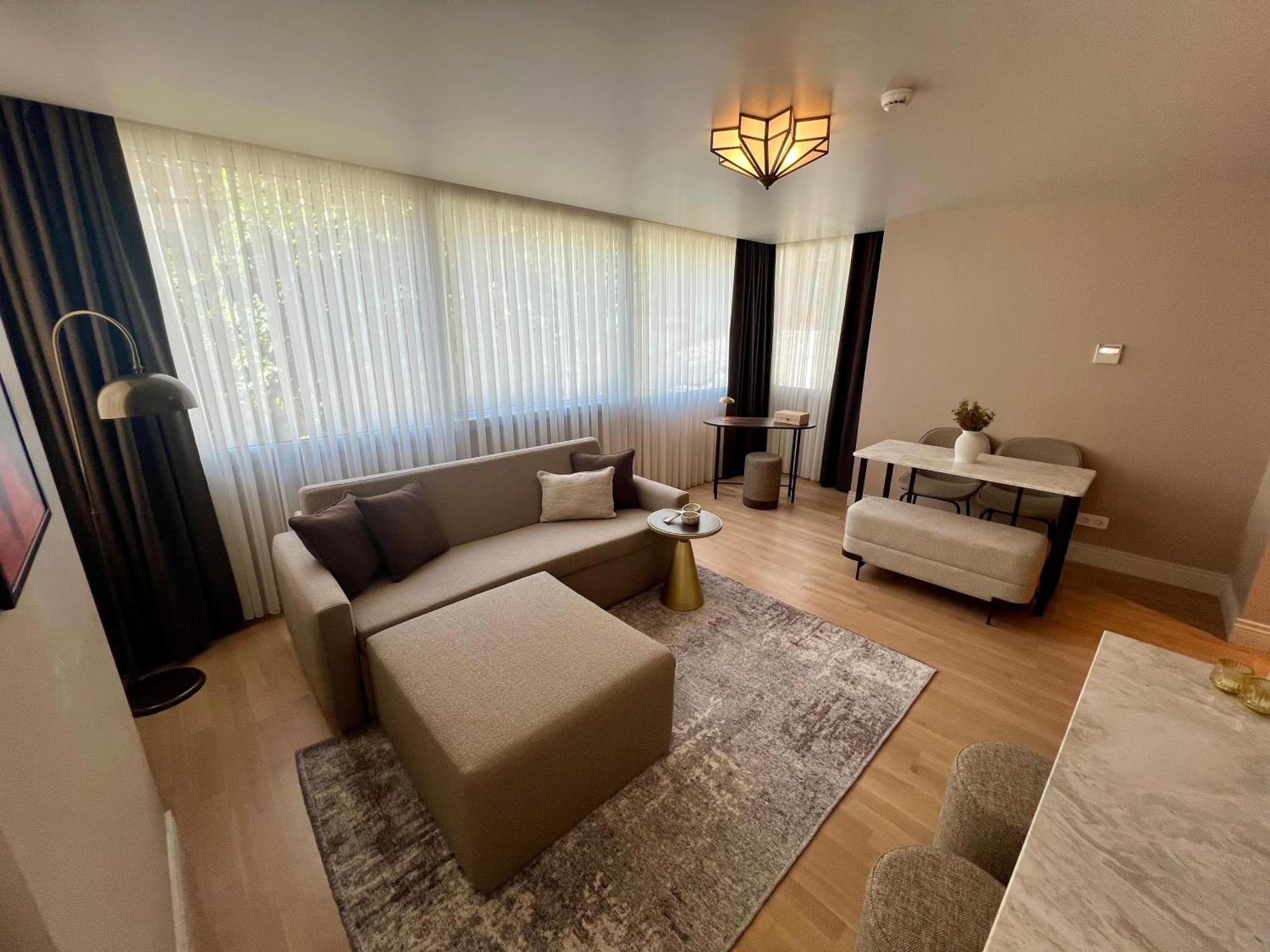 Weingart Suites Hotel Istanbul Exterior photo