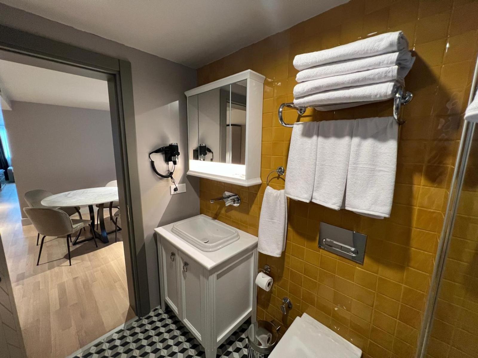 Weingart Suites Hotel Istanbul Exterior photo